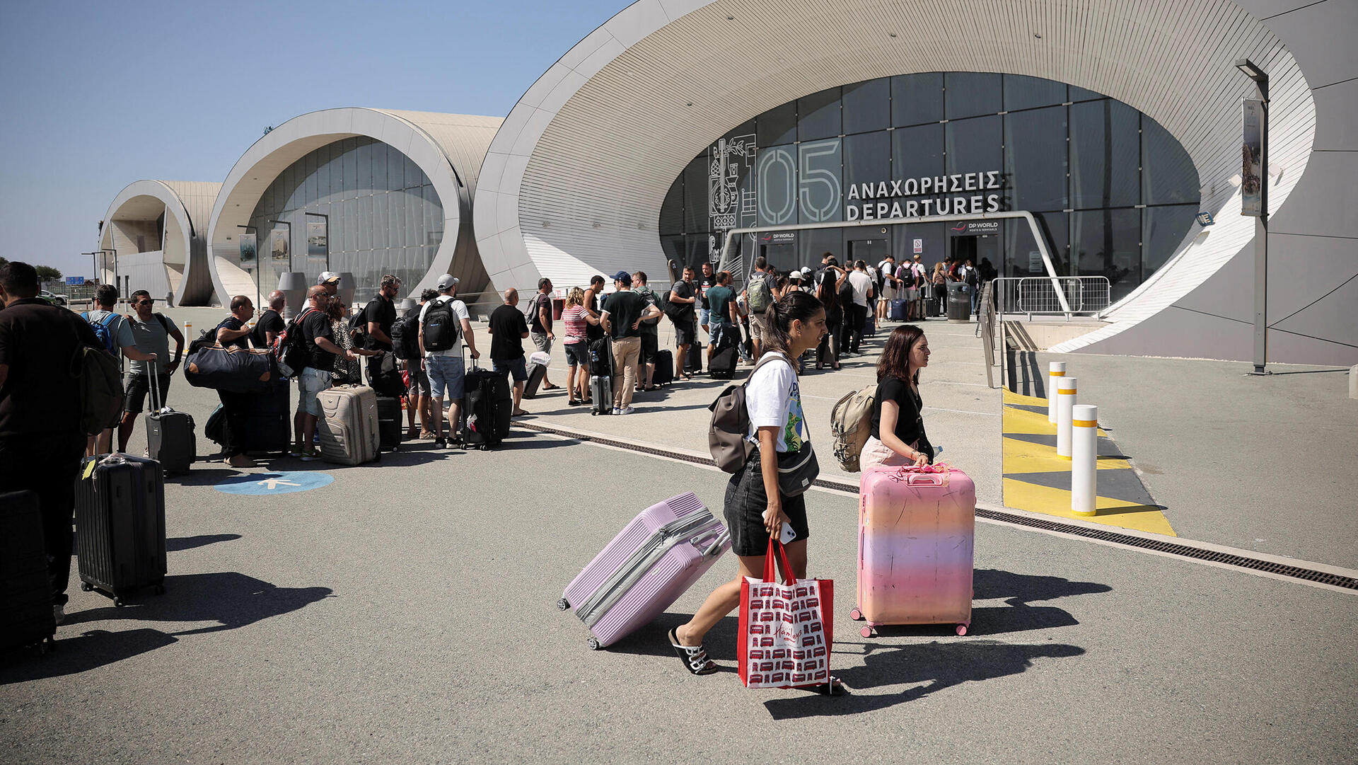 לרנקה קפריסין נוסעים ישראלים טיסת חילוץ מלחמה איראן 19.6.25