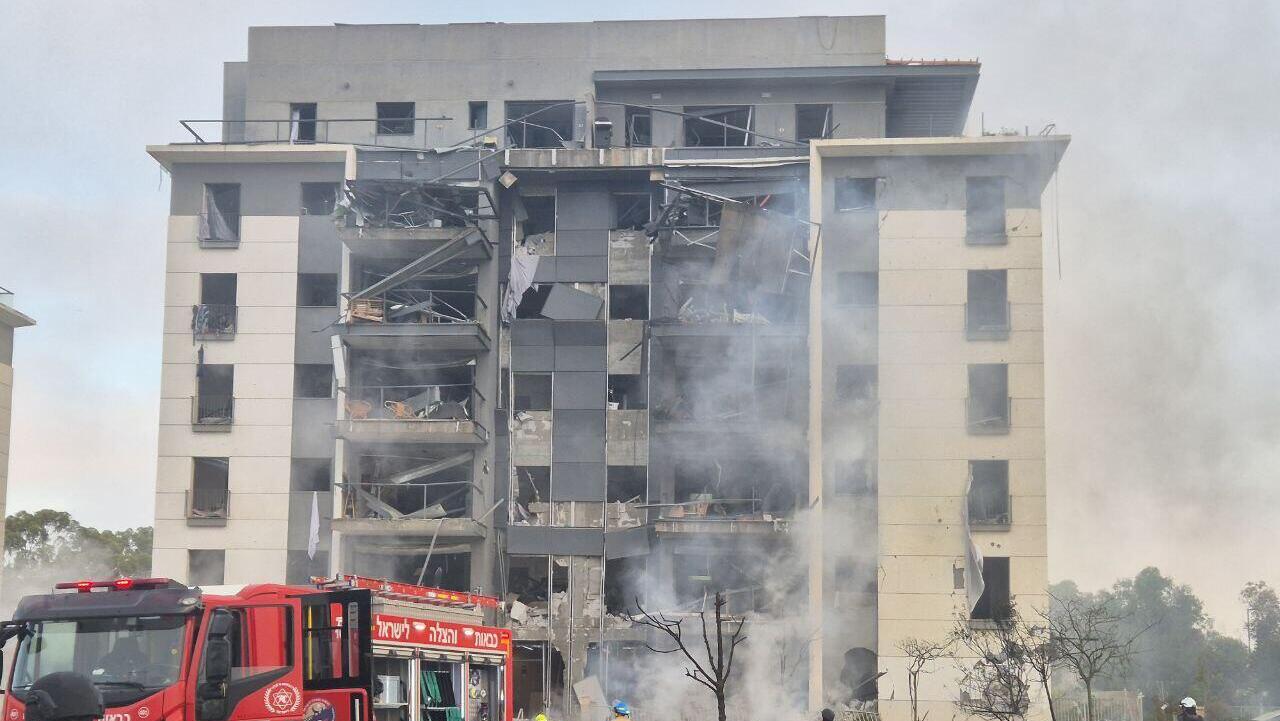 פגיעה 2 בבניין ב באר שבע מלחמה ען איראן 20.6.25