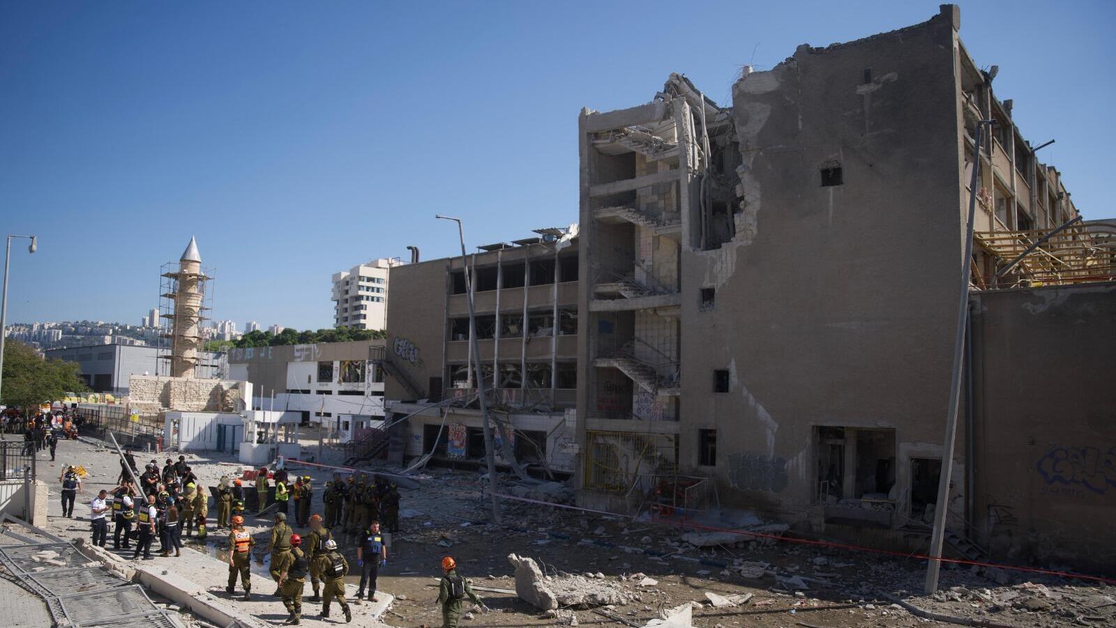 זירת הנפילה ב חיפה טיל טילים איראן מלחמה עם כלביא