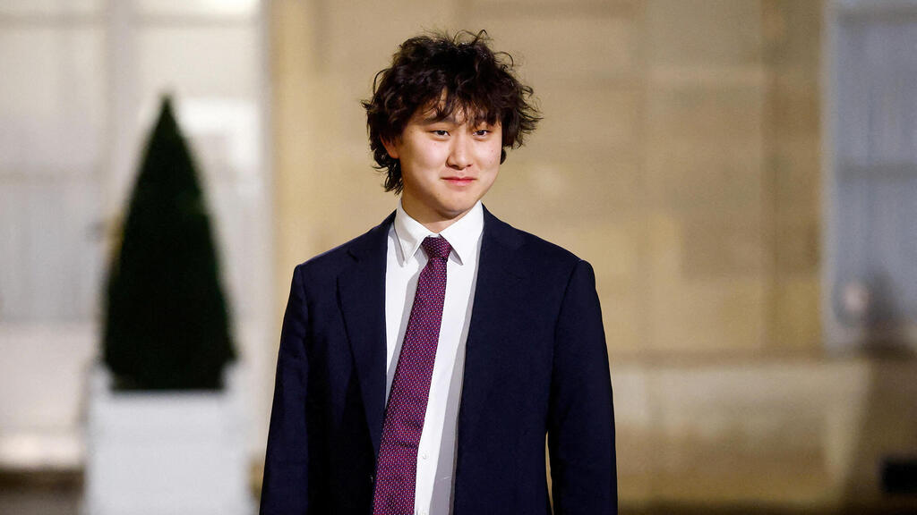 אלכסנדר וונג (צילום: REUTERS/Gonzalo Fuentes) אלכסנדר וונג מייסד Scale AI