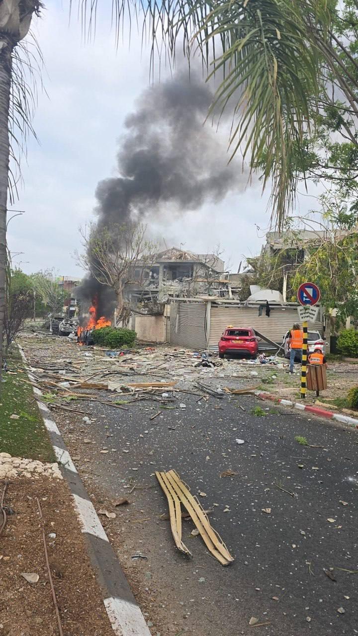 נפילה של טיל בליסטי באזור נס ציונה 21.6.2025 נפילה של טיל בליסטי באזור נס ציונה 21.6.2025