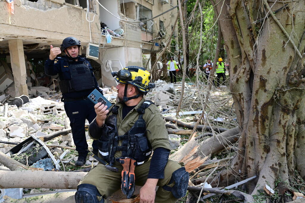 הרס בצפון תל אביב (צילום: יובל חן) הרס בצפון תל אביב 2 אחרי פגיעה של טיל איראני מלחמה עם איראן 22.6.25