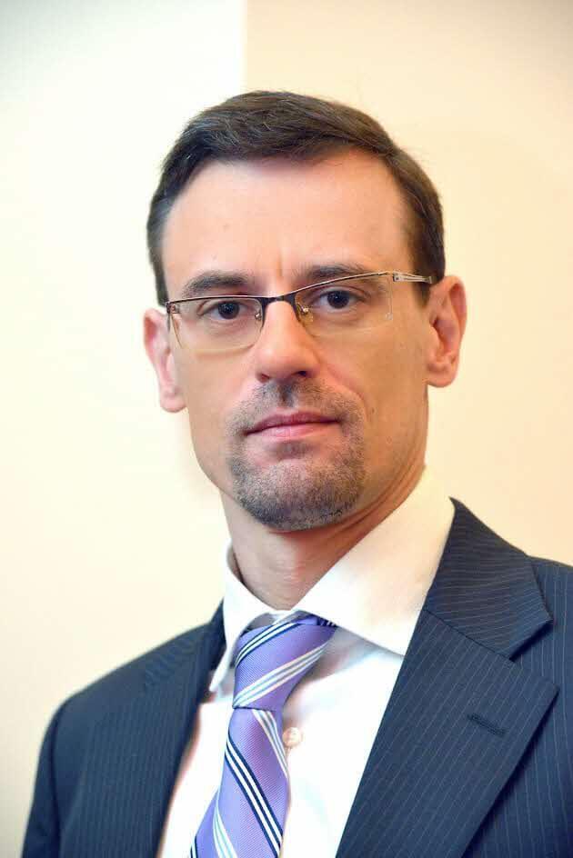 סרגיי וסצ'ונוק אנליסט בכיר באופנהיימר