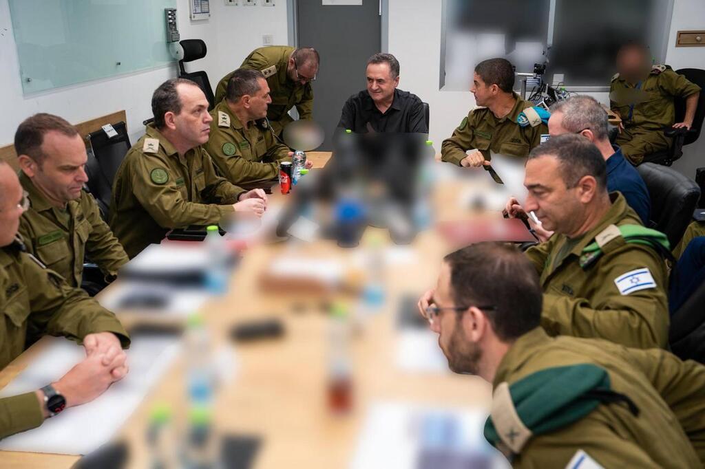 שר הביטחון ישראל כ"ץ עם הרמטכ"ל אייל זמיר (צילום: אריאל חרמוני, משרד הביטחון) שר הביטחון ישראל כ"ץ עם הרמטכ"ל אייל זמיר 23.6.25