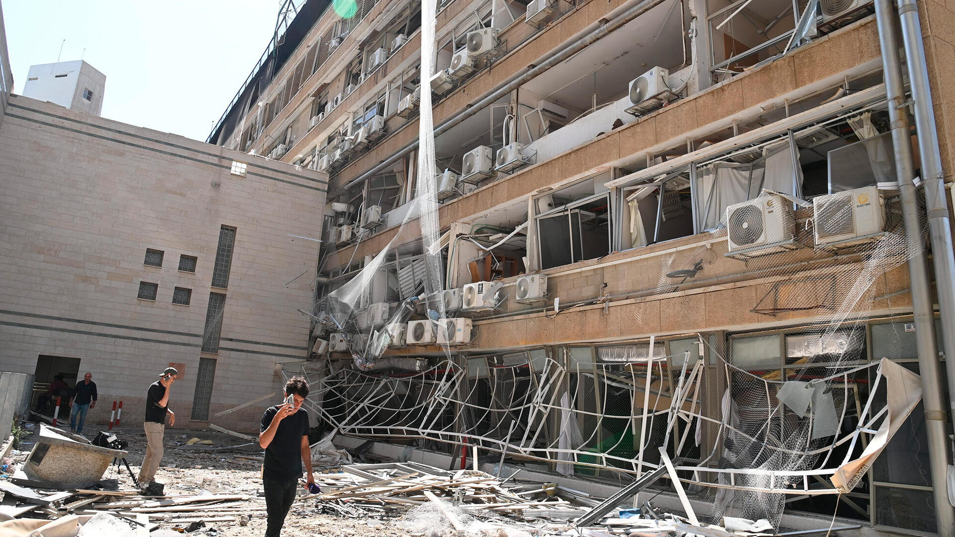נפילות בבית חולים  סורוקה בבאר שבע