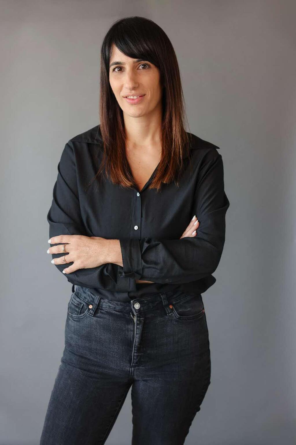 טלי מור, מנהלת מחלקת Customer Success דן אנד ברדסטריט (צילום: דנה ברק) טלי מור, מנהלת מחלקת Customer Success דן אנד ברדסטריט