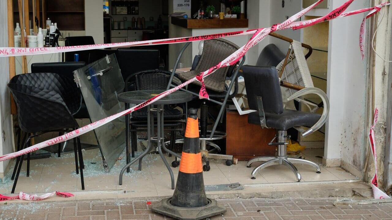 עסק עסקים חנות ב רמת גן נפגע מטיל איראני  מלחמה עם איראן נזקים