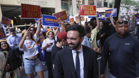 ראש עיריית ניו יורק מאיים: אם לא מס עשירים, יותר מס רכוש