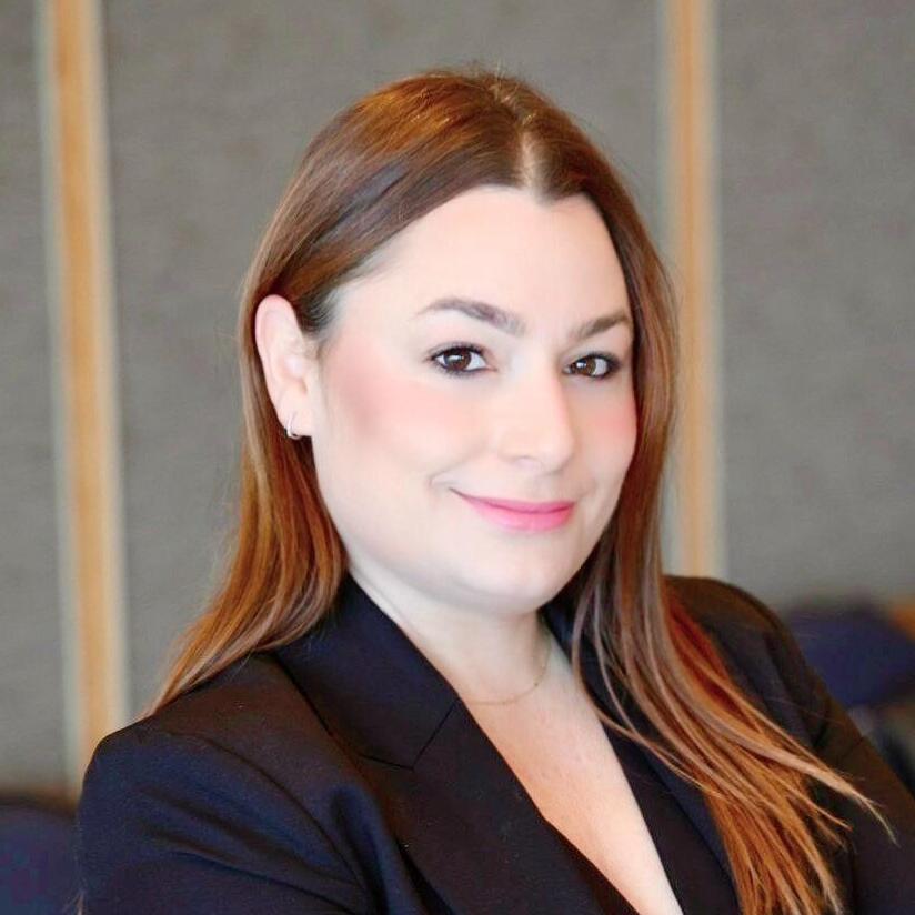  שילה זברו וייס, מנהלת מחלקת Duns 100