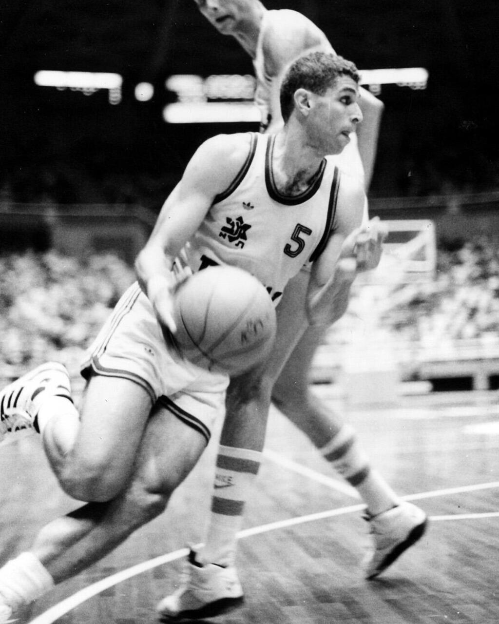 ענקית הספורט העולמית מרחיבה את פעילותה בתחום הכדורסל בישראל (באדיבות מועדון מכבי תל אביב כדורסל) תומר כהן סמנכ"ל שיווק אדידס