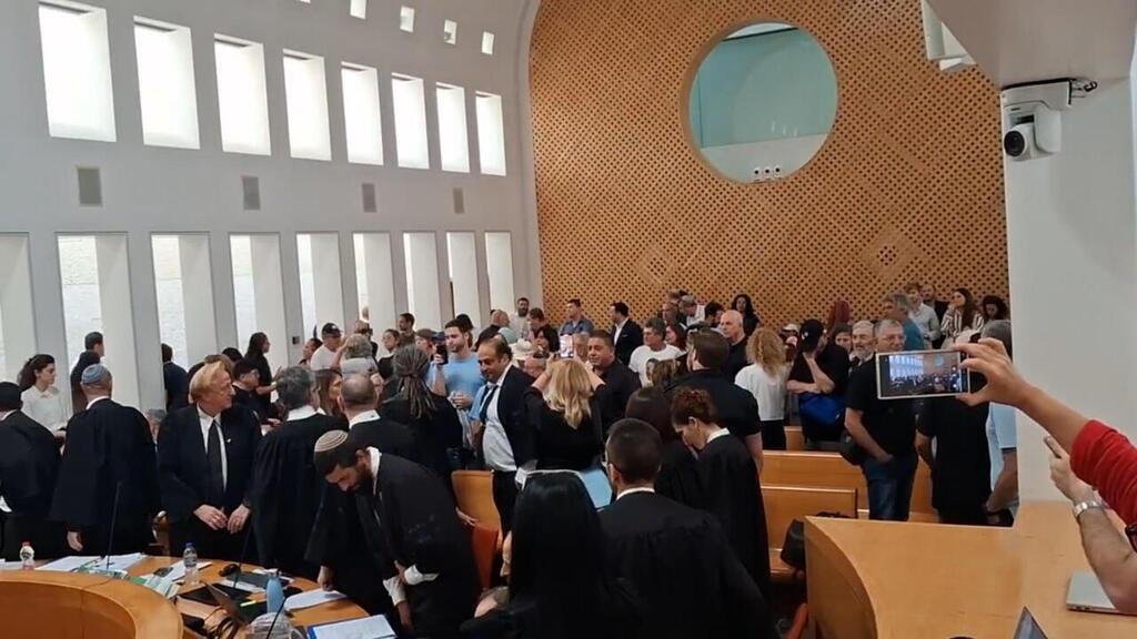 אולם הדיונים ב בג"ץ דוד זיני