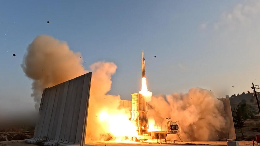 מערכת יירוט חץ 3 בפעולה, במהלך המלחמה עם איראן ביוני (צילום: אגף דוברות וקשרי ציבור במשרד הביטחון) מערכת יירוט חץ 3 בפעולה ב מלחמה עם איראן
