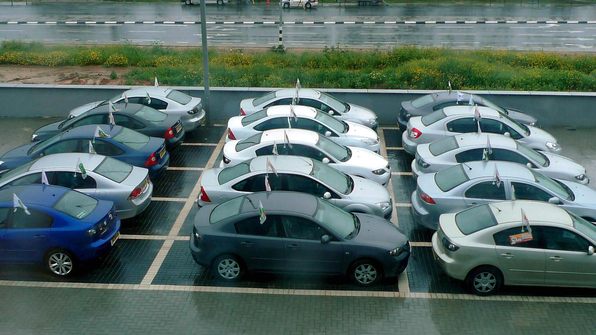 מגרש מכוניות השכרת רכב ליסינג