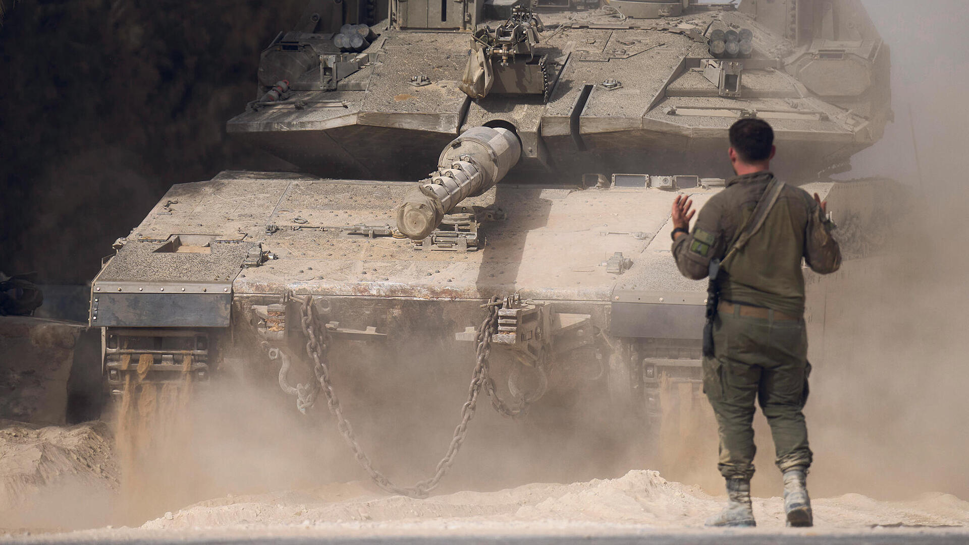 חיילי צה"ל לקראת כניסה לעזה