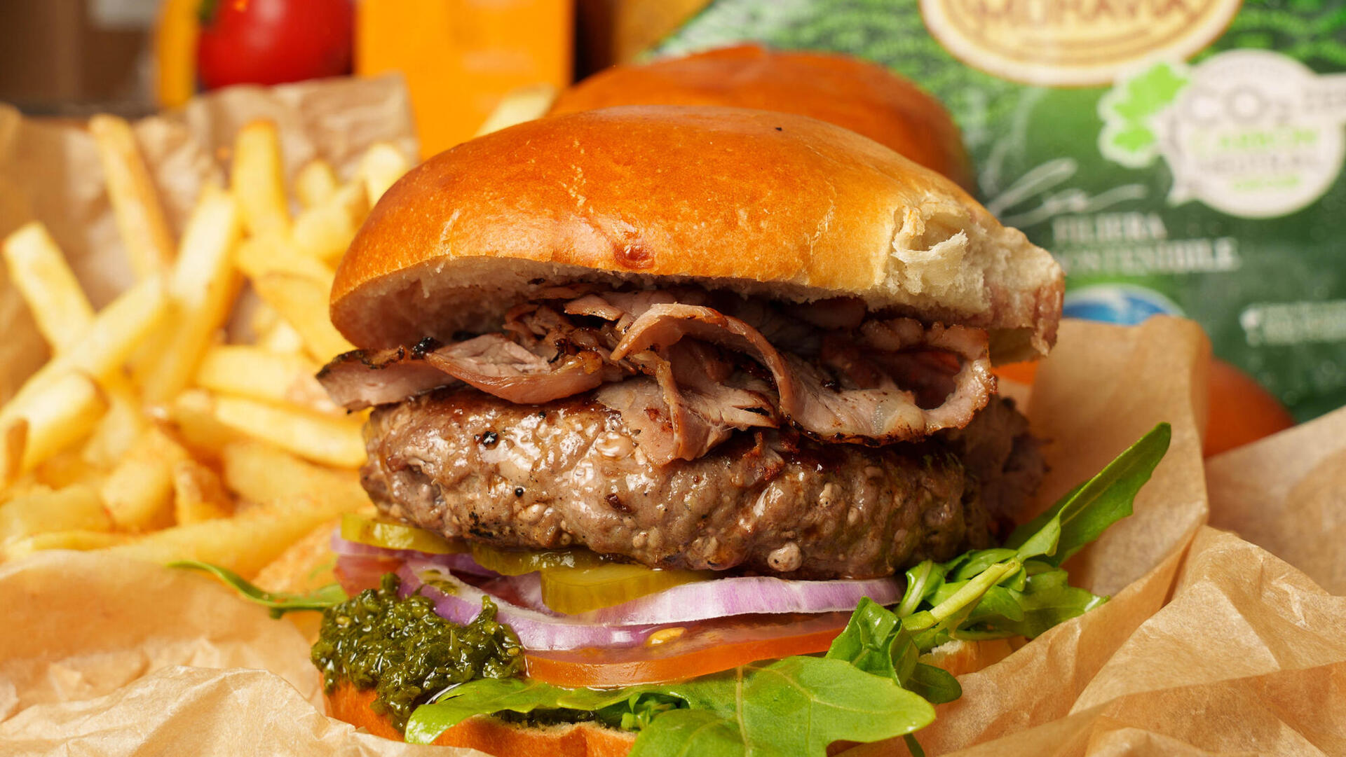 פנאי מעדניית יום טוב המבורגר של חינאווי ויום טוב