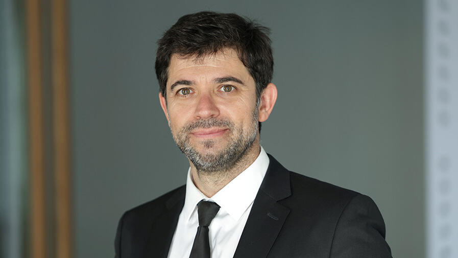 עו"ד ונוטריון ערן עזרא