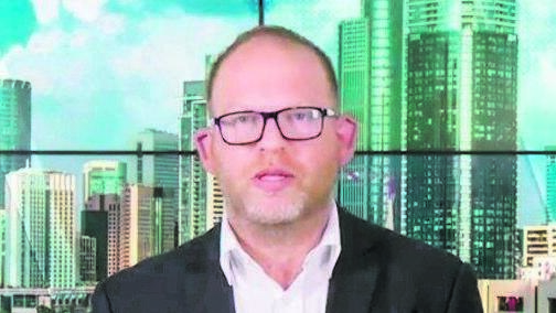 עיתונאי חדשות 13 אביעד גליקמן