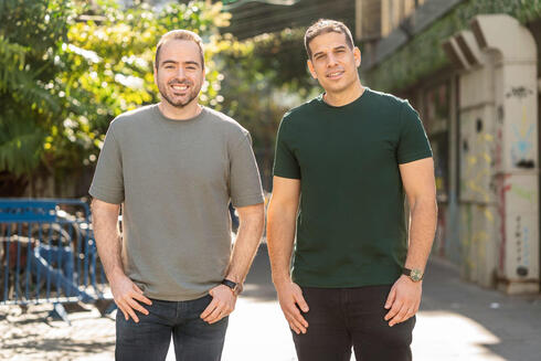 Nominal founders/ 