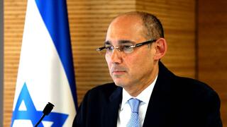 המערכת עם אדריאן פילוט - דילמת הריבית