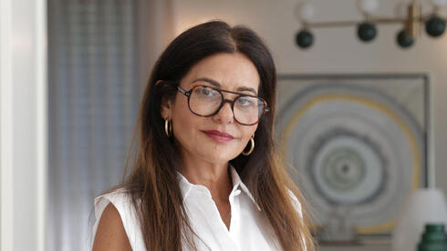 "כשאני עוברת ליד חנות של SABON אני לא מסתכלת, שמה יד על העיניים"