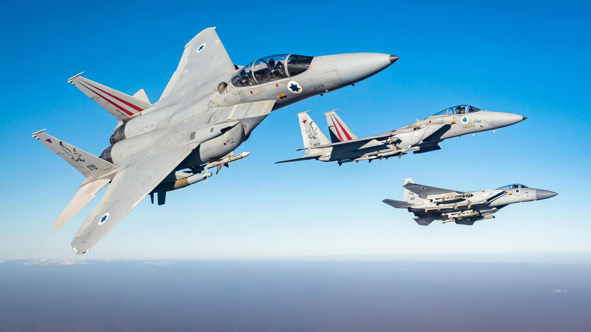 הקברניט עליונות אווירית 15