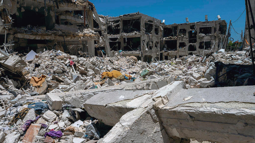 הרס ב בת ים בעקבות פגיעת טיל איראני