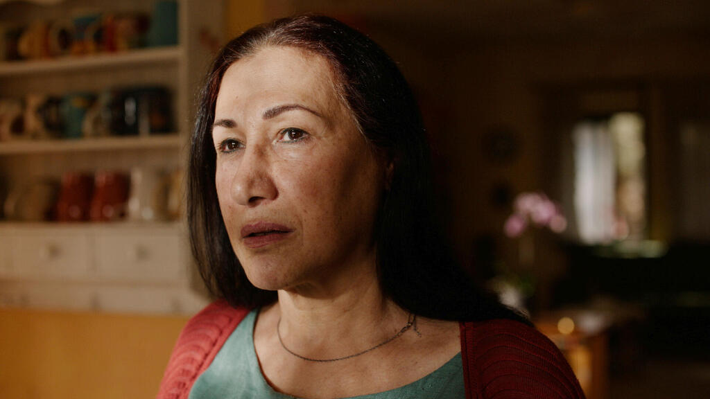 מתוך הסרט התה של דליה מטיל צל על הר פוג׳י פנאי