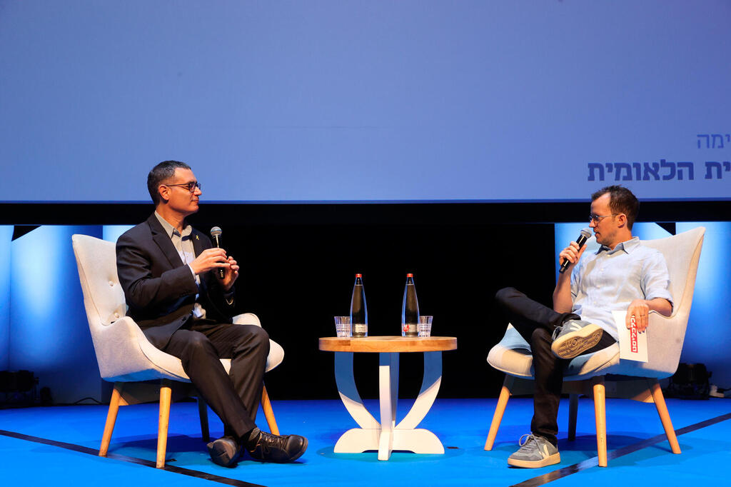 מנכ"ל משרד הבריאות משה בר סימן טוב בשיחה עם שקד גרין, בוועידה הכלכלית הלאומית (צילום: יריב כץ) כנס כלכלית לאומית - משה בר סימן טוב מנכ"ל משרד הבריאות בשיחה עם שקד גרין כלכליסט