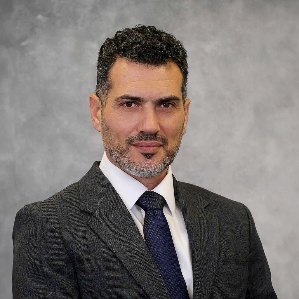 ניר עובדיה  מנהל השקעות עמיתים בכלל ביטוח