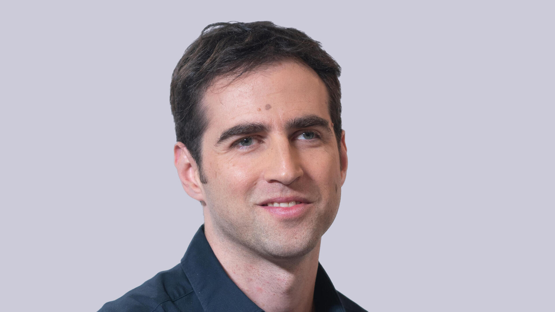 עמרי סטרול דירקטור בקומרה קפיטל