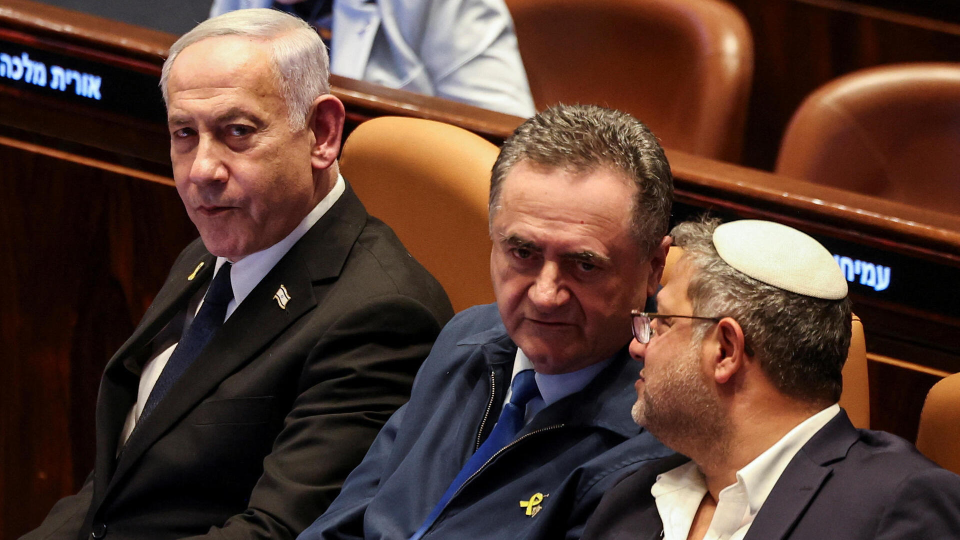 נתניהו, כץ ואיתמר בן גביר ביום שני בכנסת. ראש ממשלה שביד אחת מנחם את הציבור המשרת וביד השנייה מלטף את הציבור המשתמט