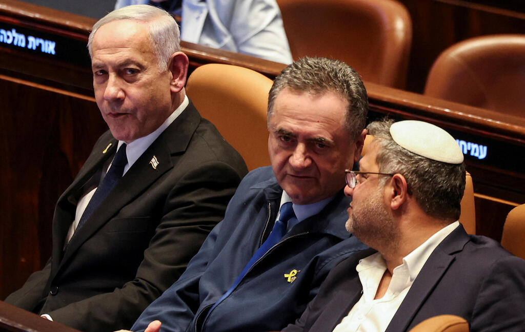 נתניהו, כץ ואיתמר בן גביר ביום שני בכנסת. ראש ממשלה שביד אחת מנחם את הציבור המשרת וביד השנייה מלטף את הציבור המשתמט