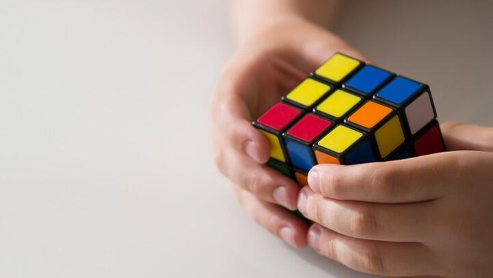 משחק קוביה הונגרית rubik’s cube