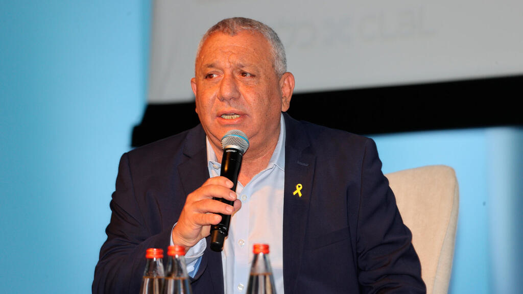 יו"ר מפלגת ישר גדי איזנקוט (צילום: יריב כץ) כנס כלכלית לאומית - רא"ל במיל' גדי איזנקוט בשיחה עם צבי זרחיה וגלית חמי עורכת כלכליסט