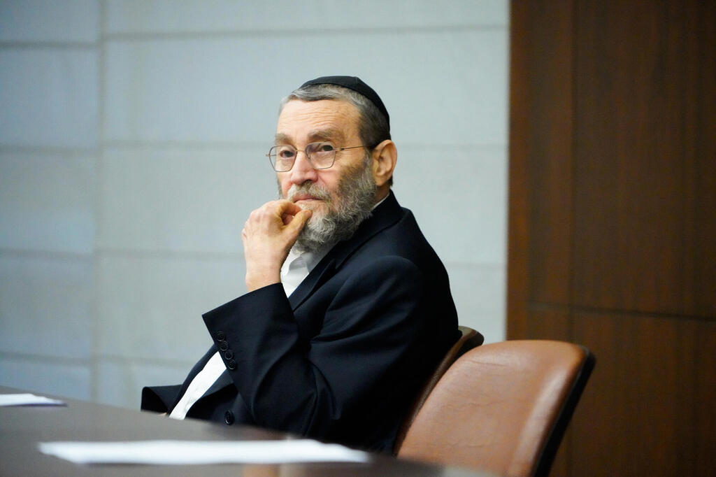 ח"כ משה גפני. הרבנים והפוליטיקאים החרדים מתנגדים לביקורות (צילום: שלו שלום) משה גפני יור ועדת ה כספים