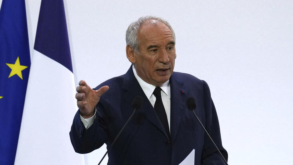 ראש ממשלת צרפת פרנסואה ביירו François Bayrou