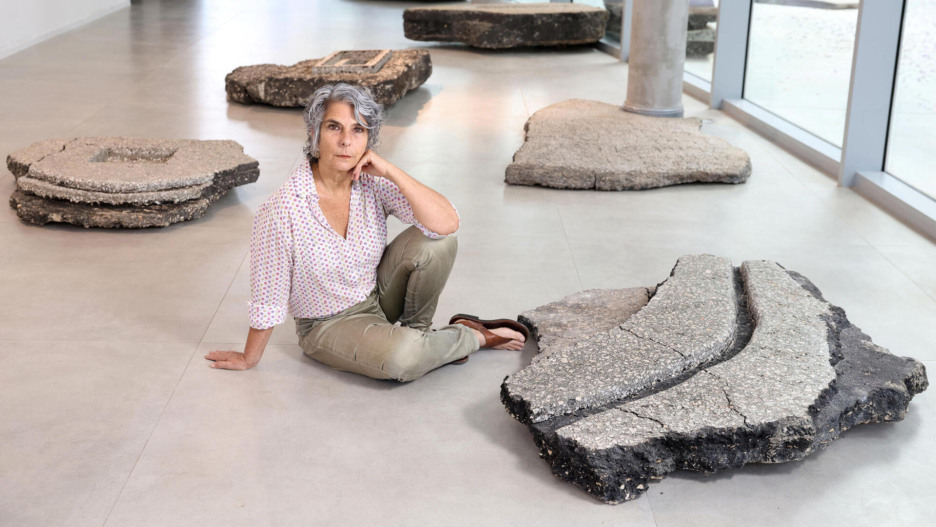 תערוכה של האמנית נעה רז מלמד הגלריה לאמנות עכשווית רמת השרון