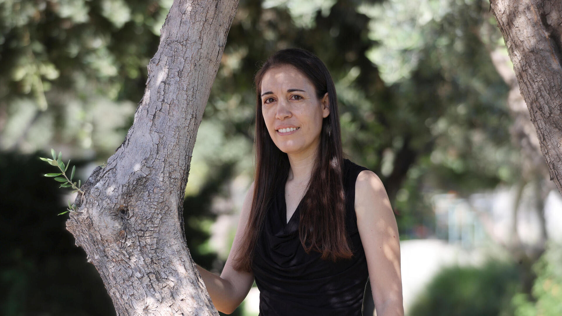 פנאי אילה דקל סופרת ישראלית