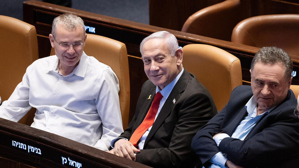 מימין השרים אורית סטרוק ישראל כץ ראש הממשלה בנימין נתניהו והשרים יריב לוין ו מאי גולן במליאת הכנסת
