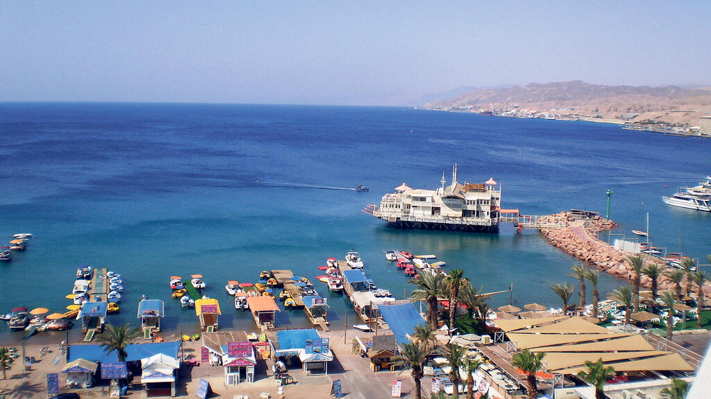 הרפסודה הלבנה במפרץ אילת