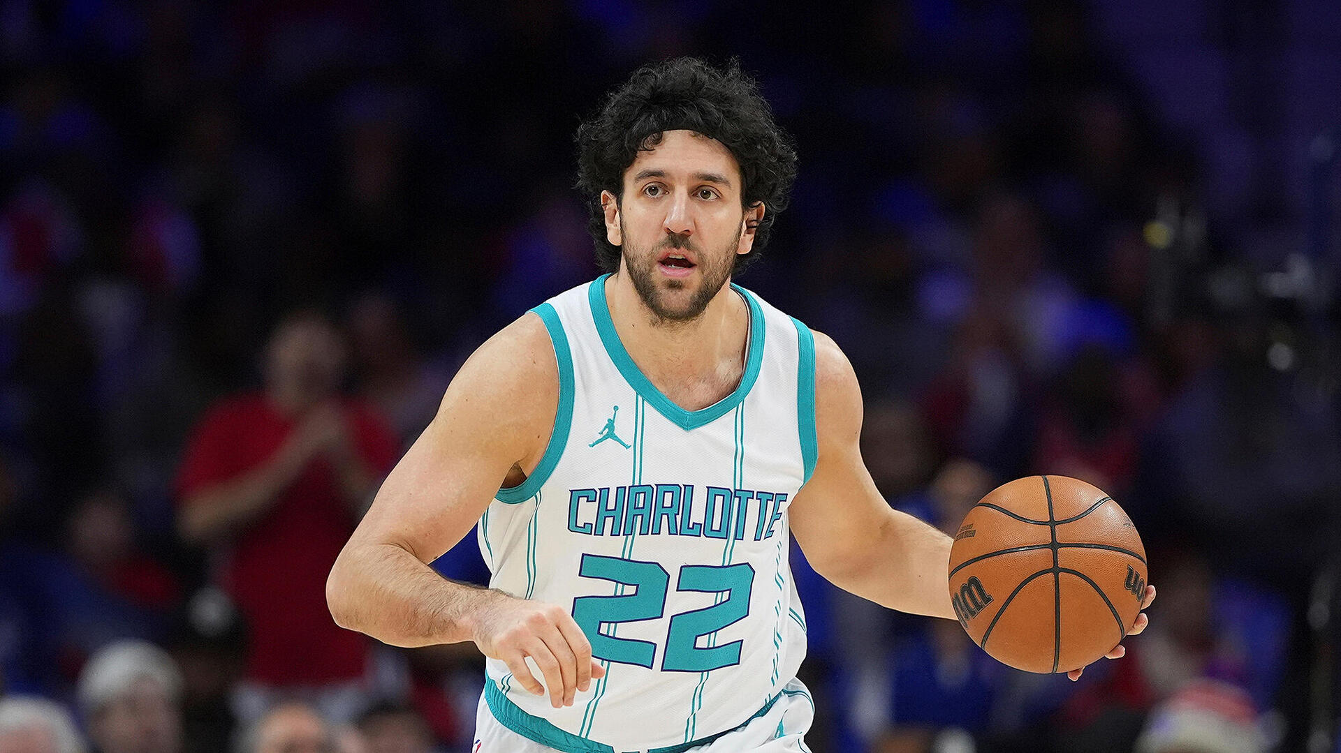 השחקן וסיליה מיציץ' חתם בקבוצת הפועל תל אביב