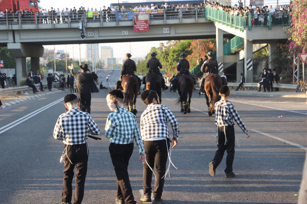 הפגנה כביש 4 גהה בני ברק חרדים הפלג הירושלמי גיוס חרדים 23.7.25