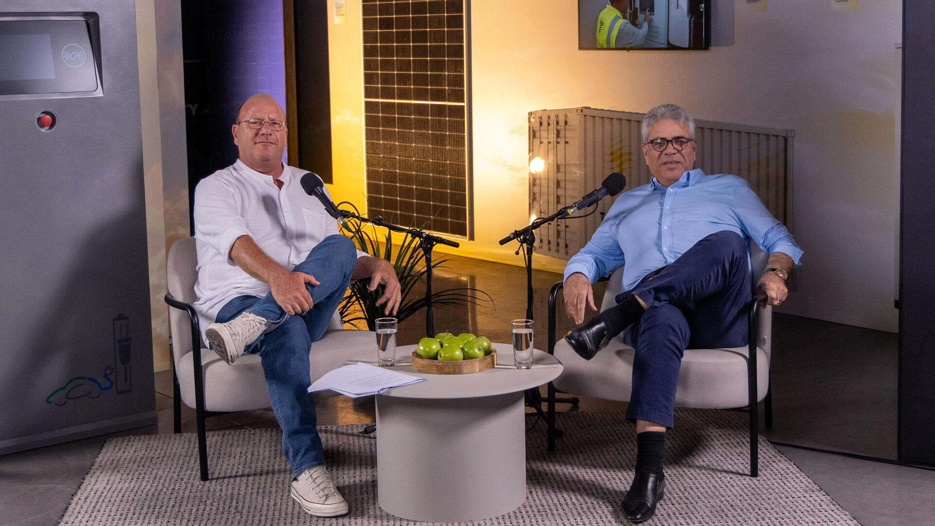 מימין, משה ממרוד, מנכ"ל ובעלים קבוצת תדיראן, משמאל אביב לביא 