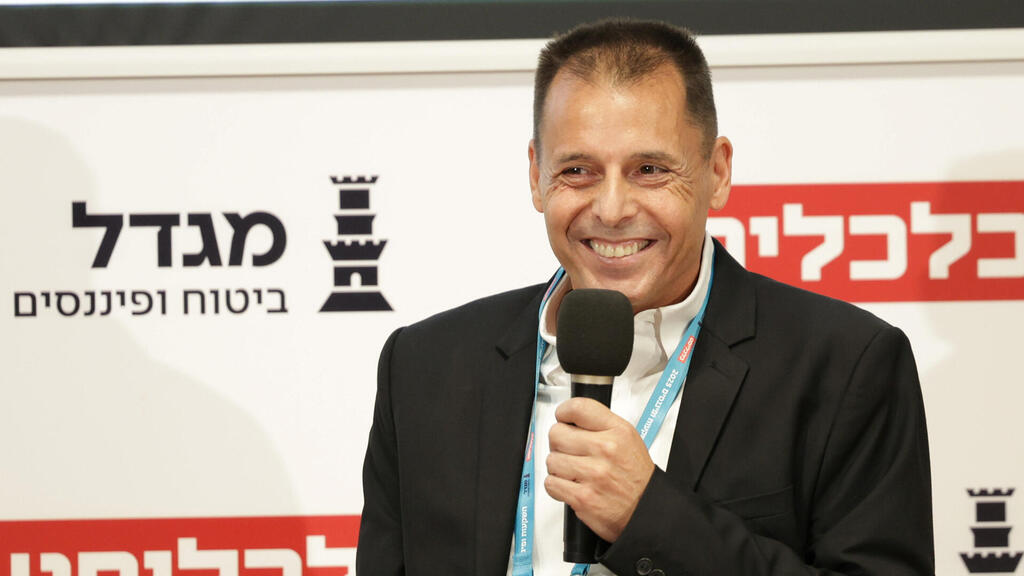 כנס השקעות ופיננסים -  רונן אגסי מנכ"ל מגדל