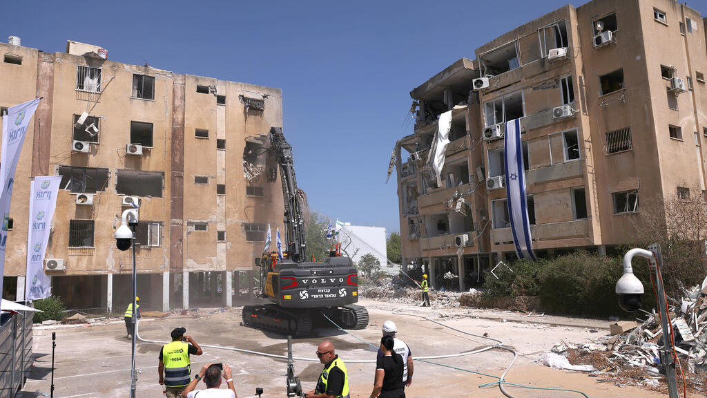 אירוע הריסת הבניינים שנפגעו בעיר חולון במהלך מבצע עם כלביא 2