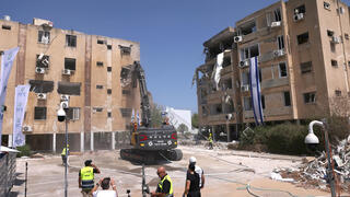 אירוע הריסת הבניינים שנפגעו בעיר חולון במהלך מבצע עם כלביא 2