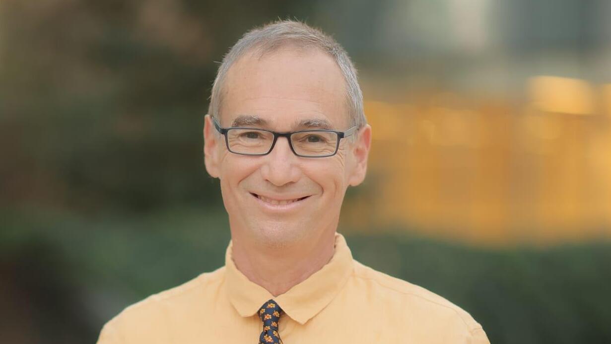 פרופ' ארנון אפק