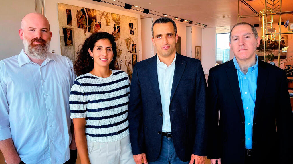 מימין ליאור סוסונקין מגדל עדי גזית ברקת ג'ואנה ויסמן מנורה זיו פרנקל עמיתים