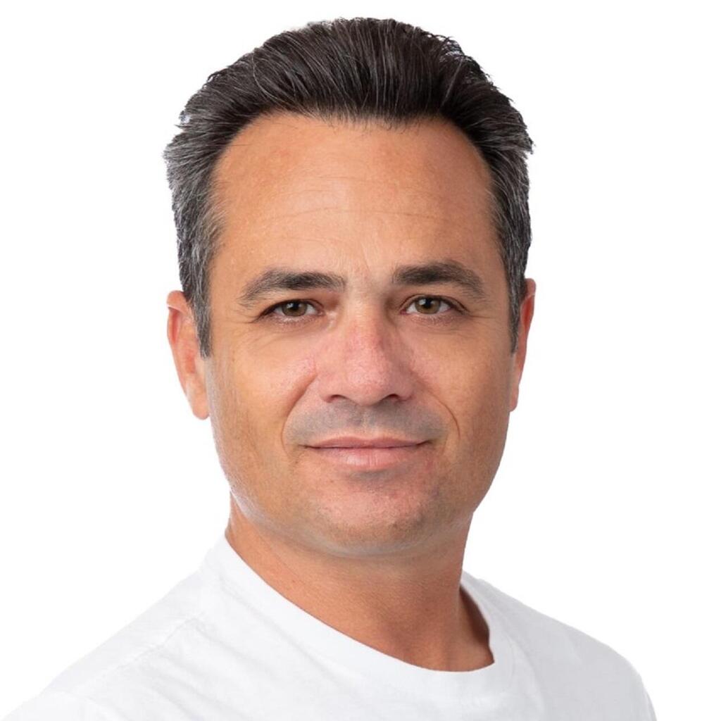 עו"ד גוני לצטר