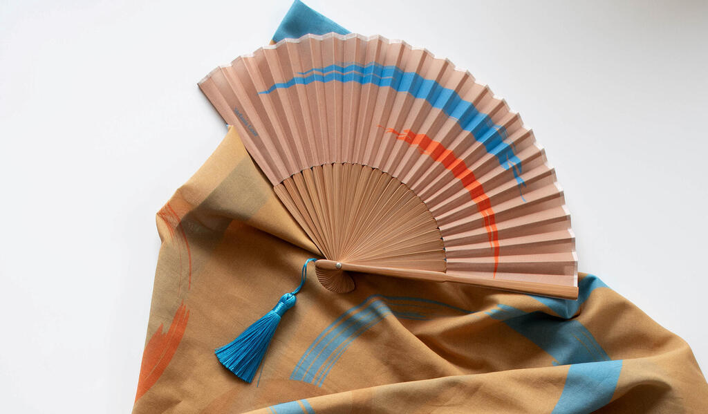 מניפה מניפת יד של גלית גור אביסרור פנאי